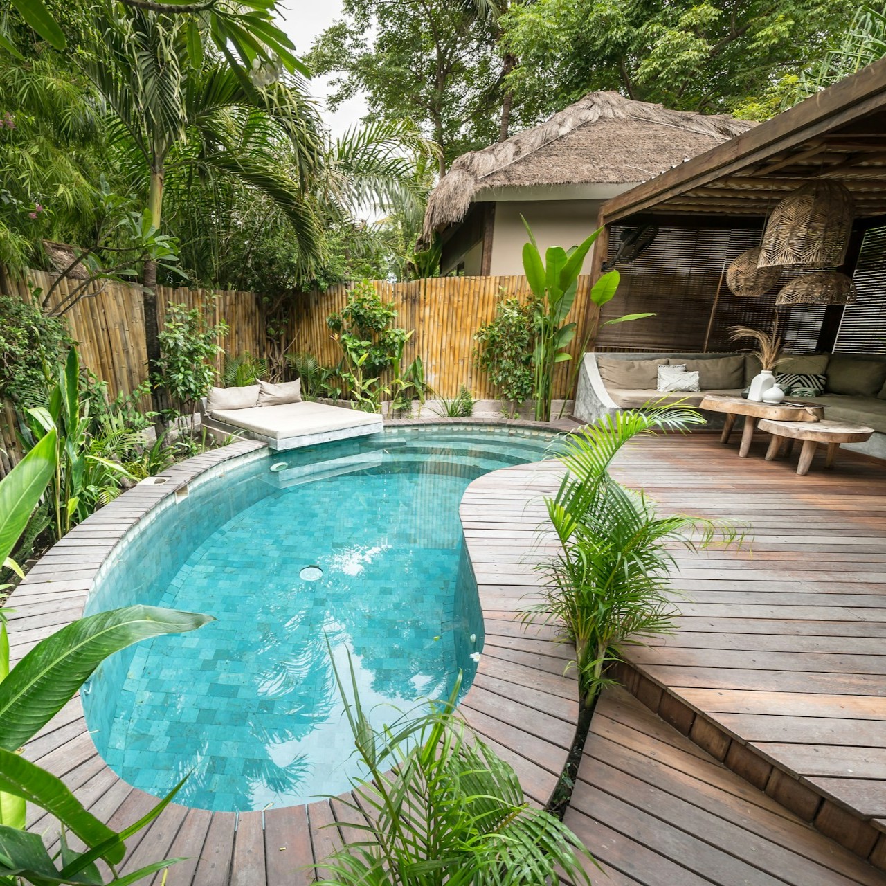 private-pool-area-in-luxury-villa